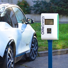 OlifeEnergy kiosk with payment terminal and displa